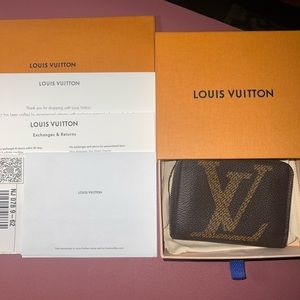 Louis Vuitton EUC Zippy Coin Purse